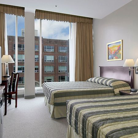 Super 8 By Wyndham Downtown Toronto Hotel Kültér fotó